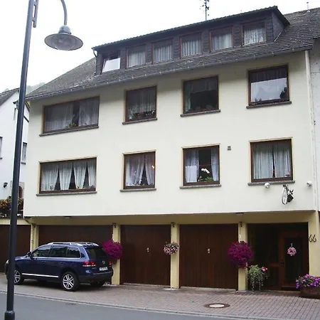 Haus Gisela - Schlossberg Apartamento *